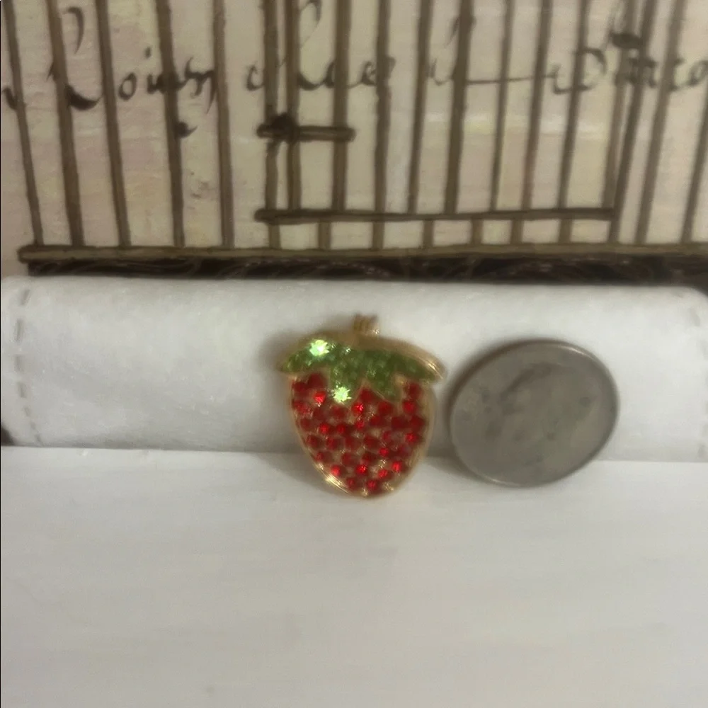 Strawberry Crystal Pin - Picture 4 of 5